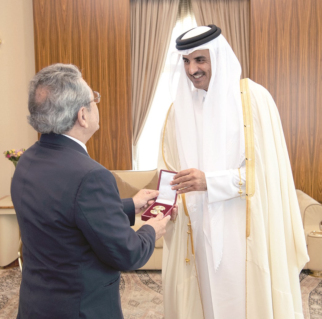 Amir honours envoy of Kyrgyzstan and Peru