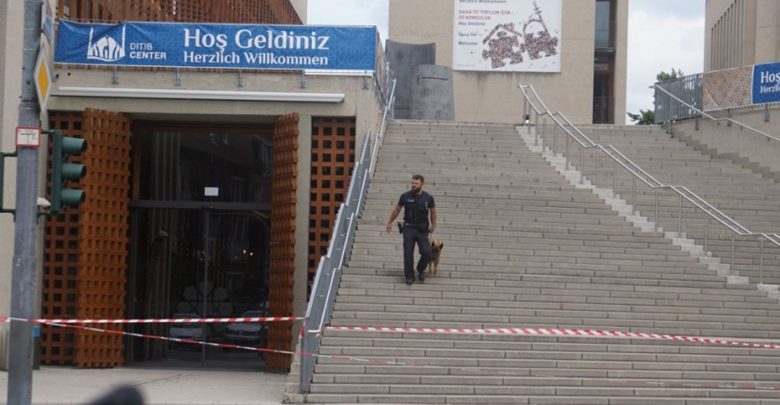 Largest mosque in Germany's Cologne evacuated over bomb threat Largest mosque in Germany's Cologne evacuated over bomb threat