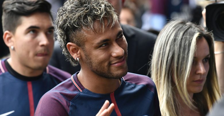When Neymar lost his shoe in Qatar When Neymar lost his shoe in Qatar