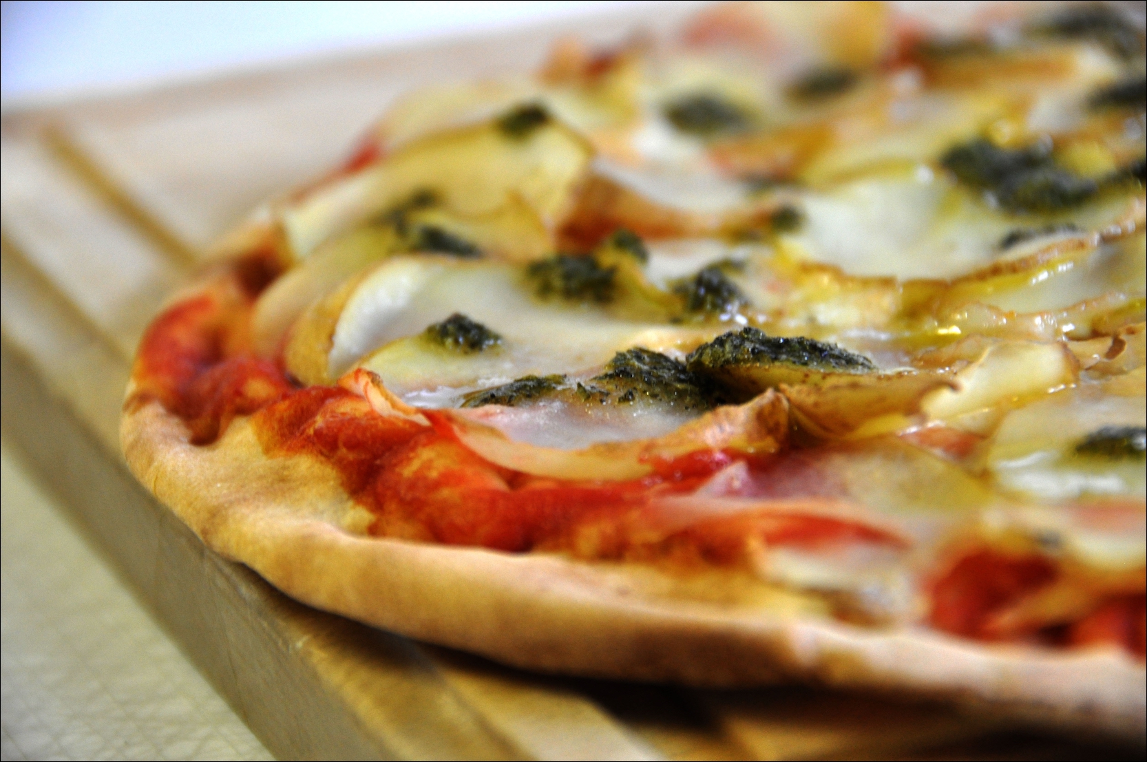 Where is the Best Pizza and Pasta in Qatar? | What's Goin On Qatar