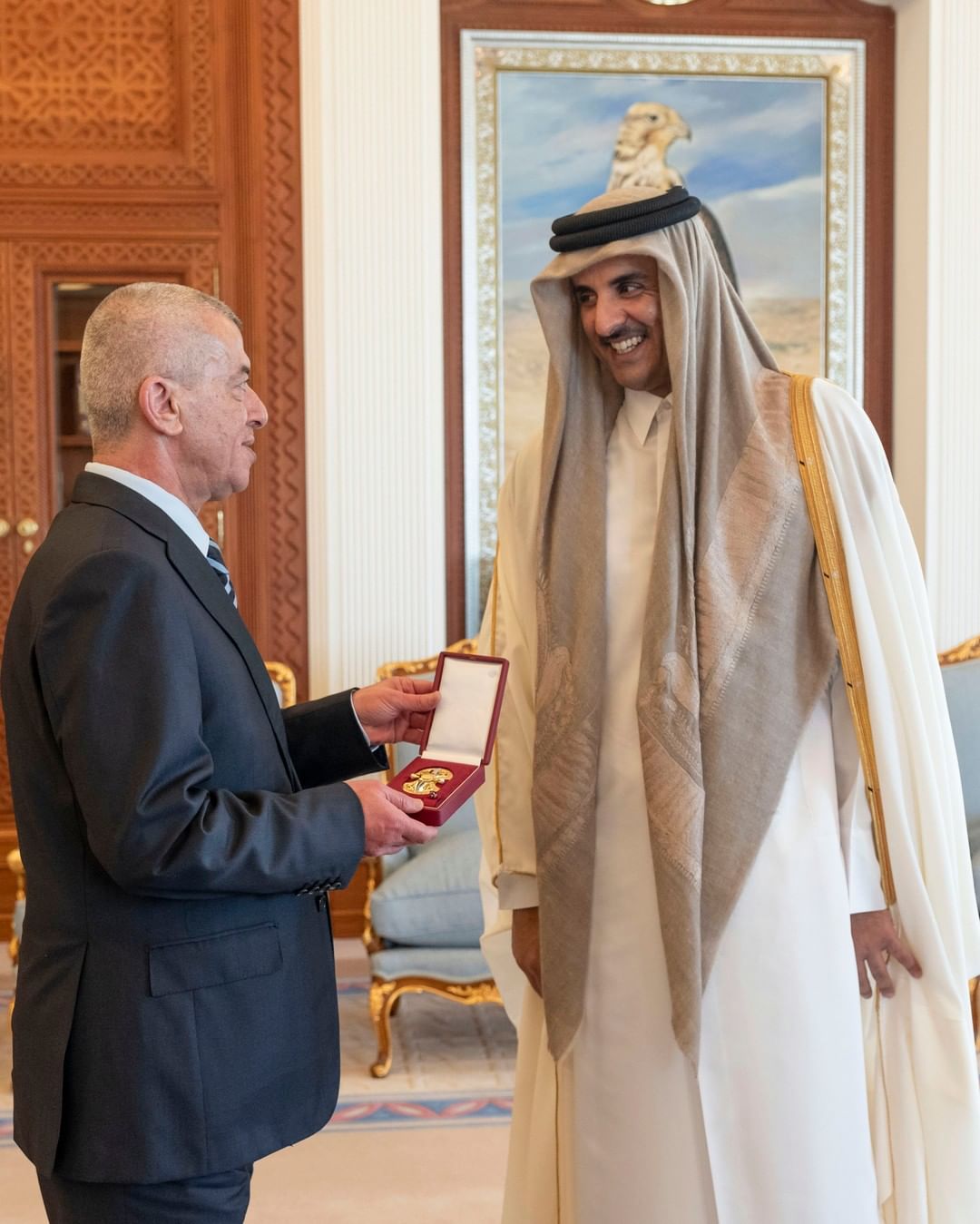 Amir honours Lebanese envoy