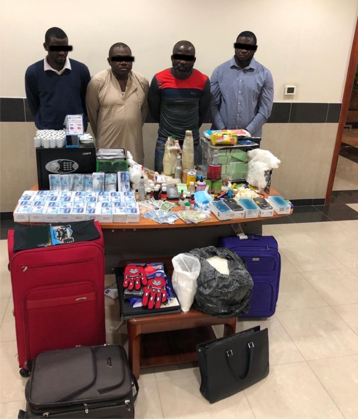 MOI arrests a gang specialized in counterfeit money scams