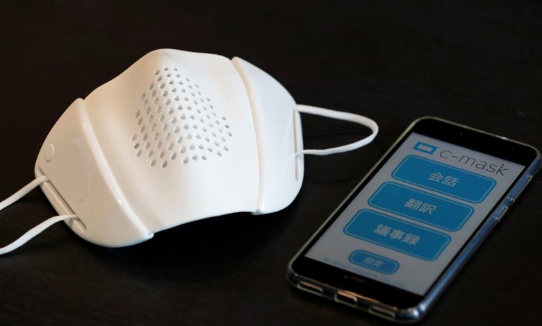 Smart Mask translates speech into 8 languages Smart Mask translates speech into 8 languages