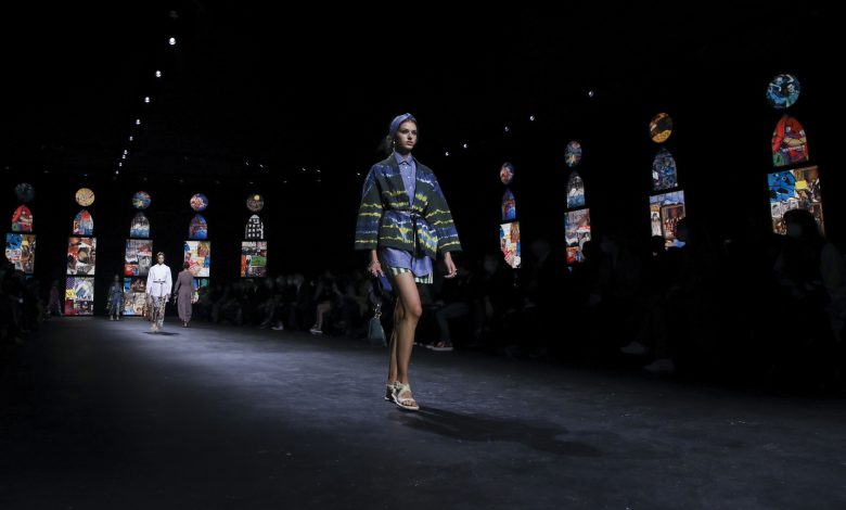 Dior restarts Paris fashion with a hug of comfort clothes Dior restarts Paris fashion with a hug of comfort clothes