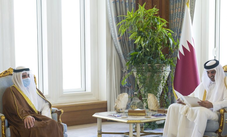 Amir Receives Written Message from Deputy Amir and Crown Prince of Kuwait Amir Receives Written Message from Deputy Amir and Crown Prince of Kuwait