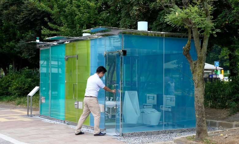What is the secret of these transparent public toilets in Tokyo parks? What is the secret of these transparent public toilets in Tokyo parks?