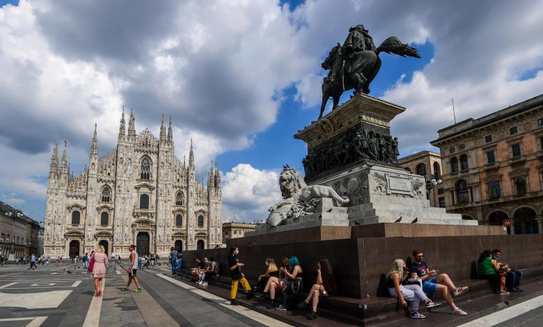 Italy sees new record in daily infections, exceeding 10,000 Italy sees new record in daily infections, exceeding 10,000