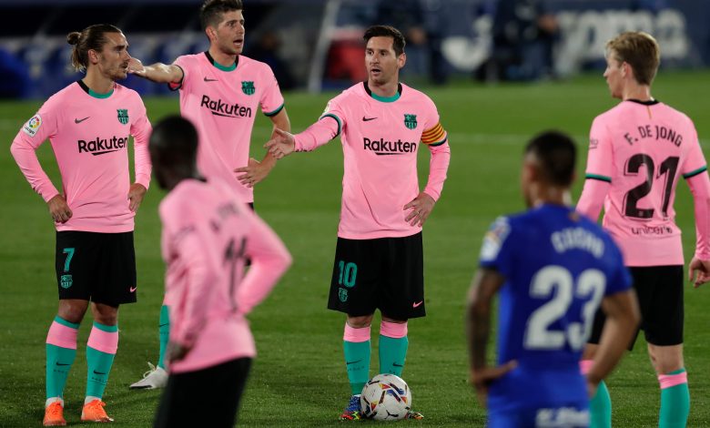 Football: Barcelona extend contracts of 4 players Football: Barcelona extend contracts of 4 players