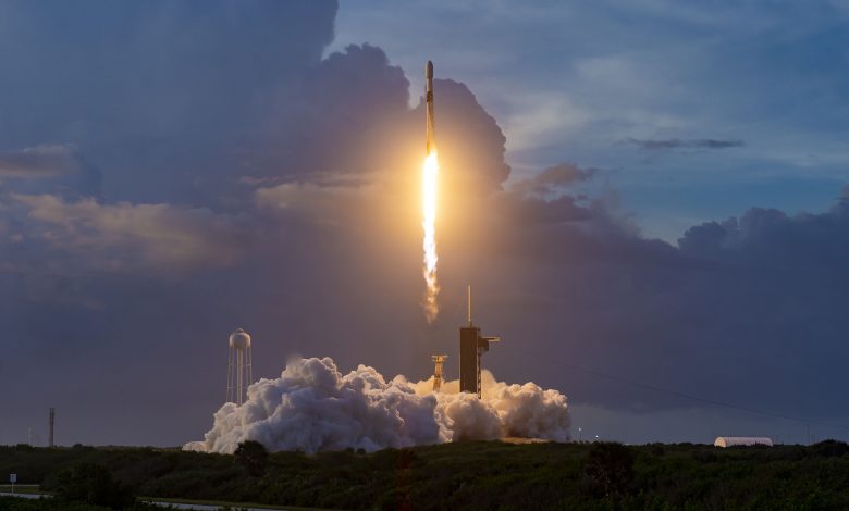 SpaceX launches 60 internet satellites into orbit SpaceX launches 60 internet satellites into orbit