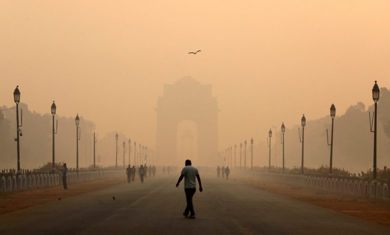 Delhi suffers from "severe" air pollution Delhi suffers from "severe" air pollution
