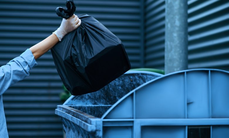 Egyptian resident in Kuwait throws $ 26,000 in trash Egyptian resident in Kuwait throws $ 26,000 in trash
