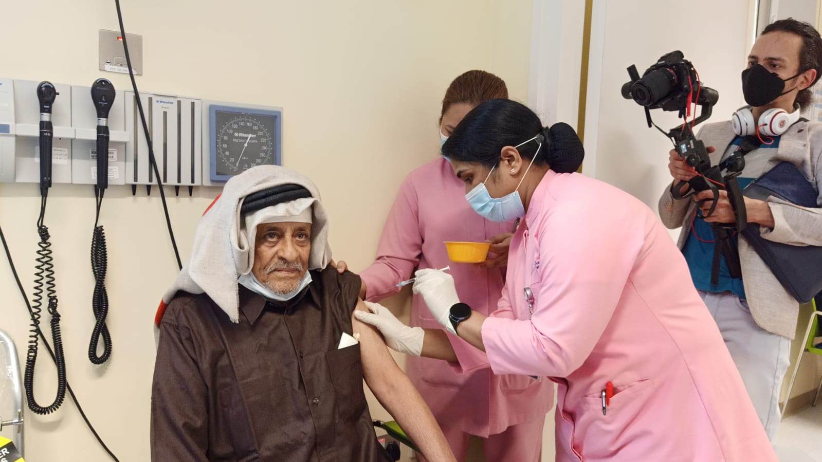 Qatar begins vaccination campaign with Pfizer-BioNTech anti-corona virus vaccine