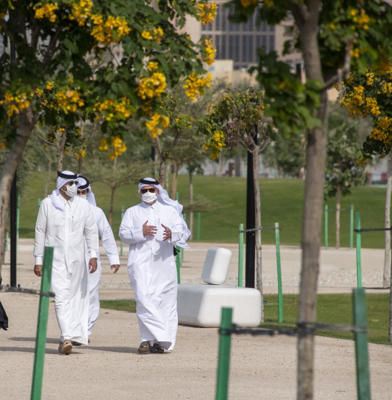 Prime Minister Joins Qatari People in Qatar Beautification Campaign in 5/6 Park