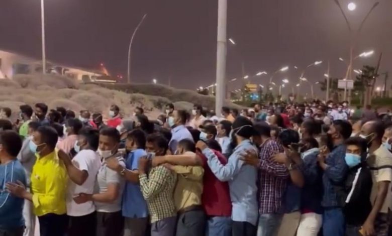 MOPH explains the reason behind the overcrowding in front of QNCC MOPH explains the reason behind the overcrowding in front of QNCC