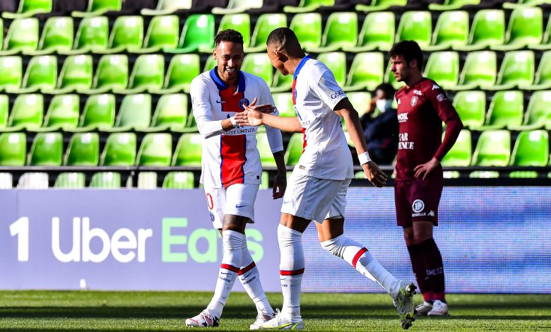 Paris St-Germain Beat Metz to Move at Top of Ligue 1 Paris St-Germain Beat Metz to Move at Top of Ligue 1