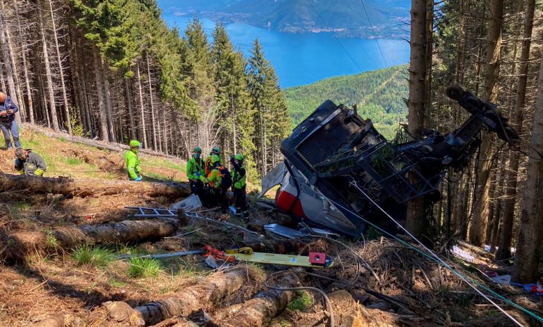 Italian cable car crash kills 14 people Italian cable car crash kills 14 people