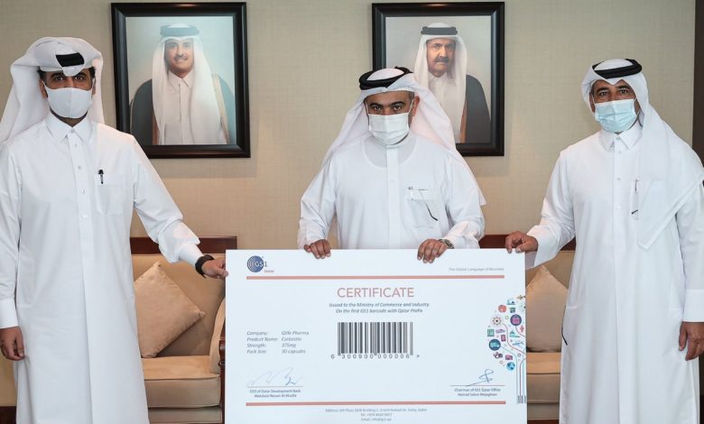 Minister Hands over First Tracking Number to a Qatari Factory Minister Hands over First Tracking Number to a Qatari Factory