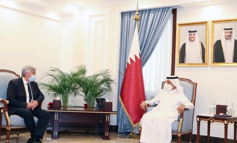 Speaker of Shura Council Meets President of France-Qatar Friendship Group Speaker of Shura Council Meets President of France-Qatar Friendship Group