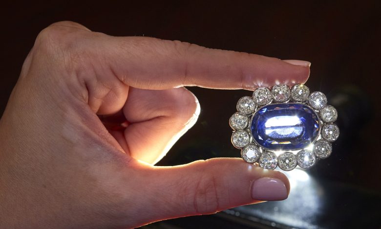 Jewels given to Napoleon's adoptive daughter on sale at Christie's next week Jewels given to Napoleon's adoptive daughter on sale at Christie's next week