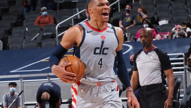 Westbrook milestone fuels Wizards, Curry pours in 49 in Warriors win