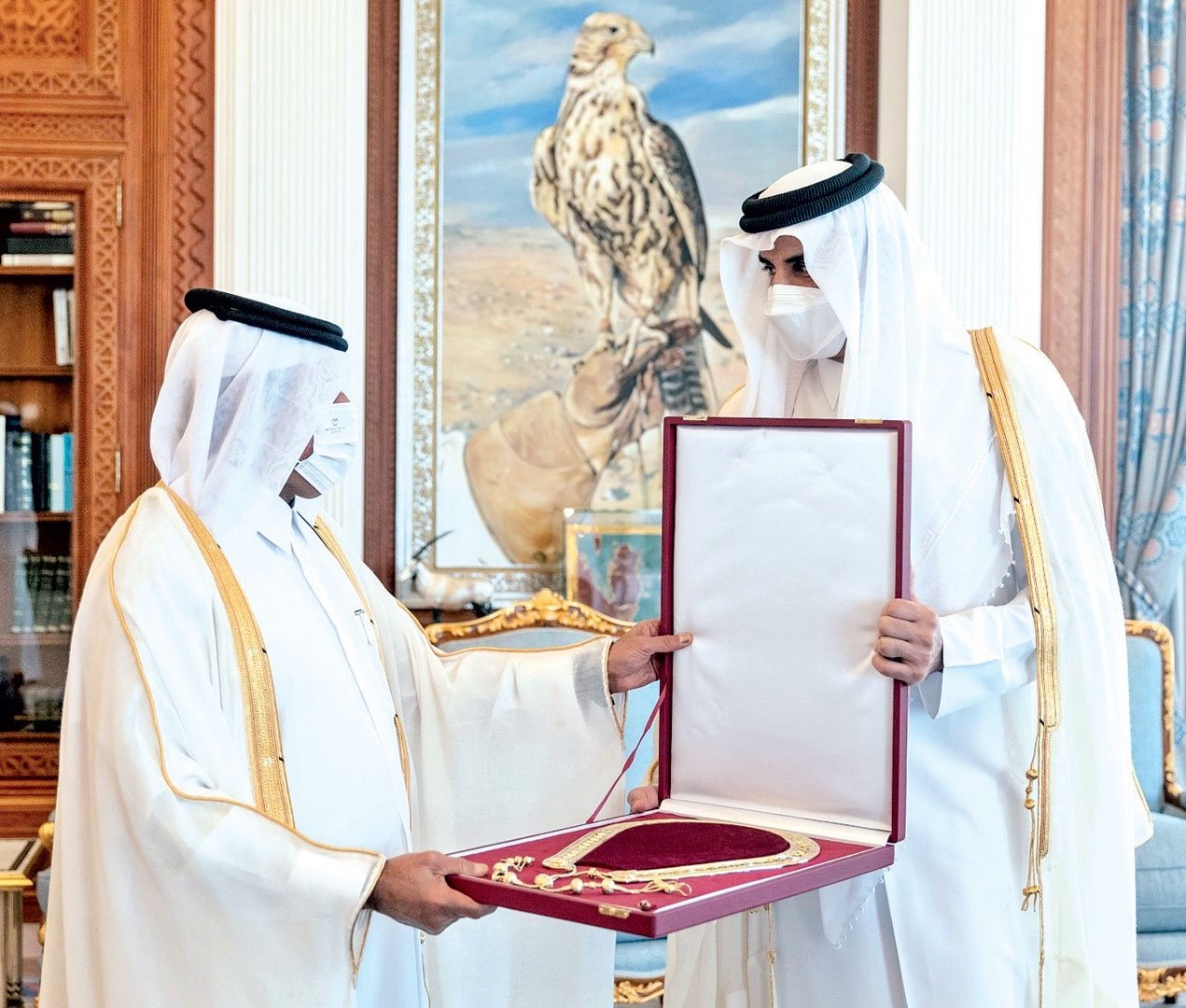 HH the Amir Awards Hamad Bin Khalifa Sash to HE Sheikh Abdullah bin Saud Al-Thani