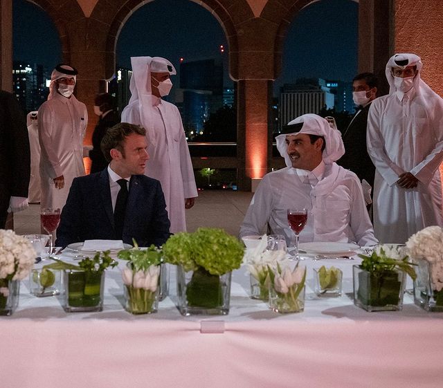 Amir Holds Dinner Banquet in Honor of the French President