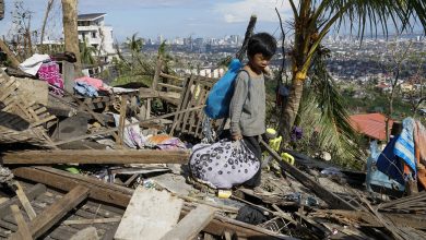 Death toll from Typhoon Rai surges to 375 in Philippines