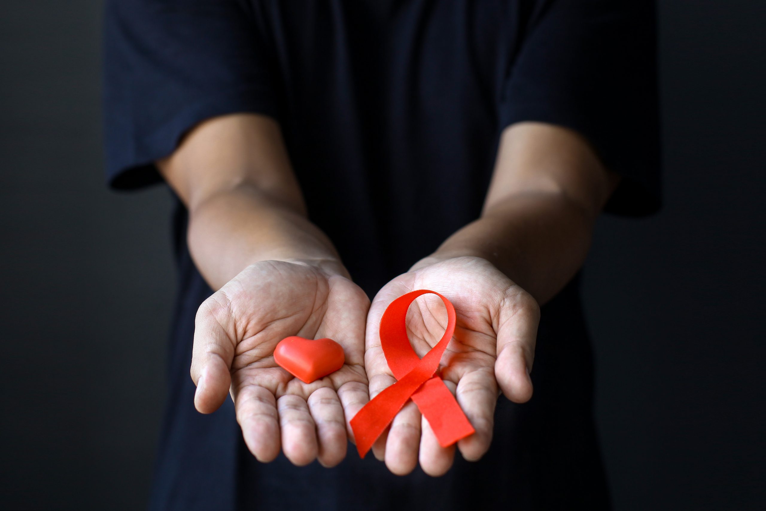 MOPH, HMC Raise Awareness to Mark World AIDS Day