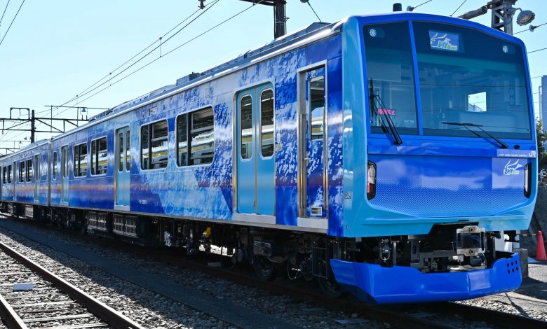 Hybrid Hydrogen-Electric Train Unveiled in Japan