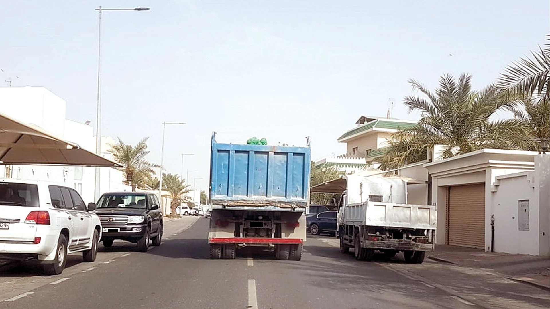Trucks disturb Al-Hilal area residents