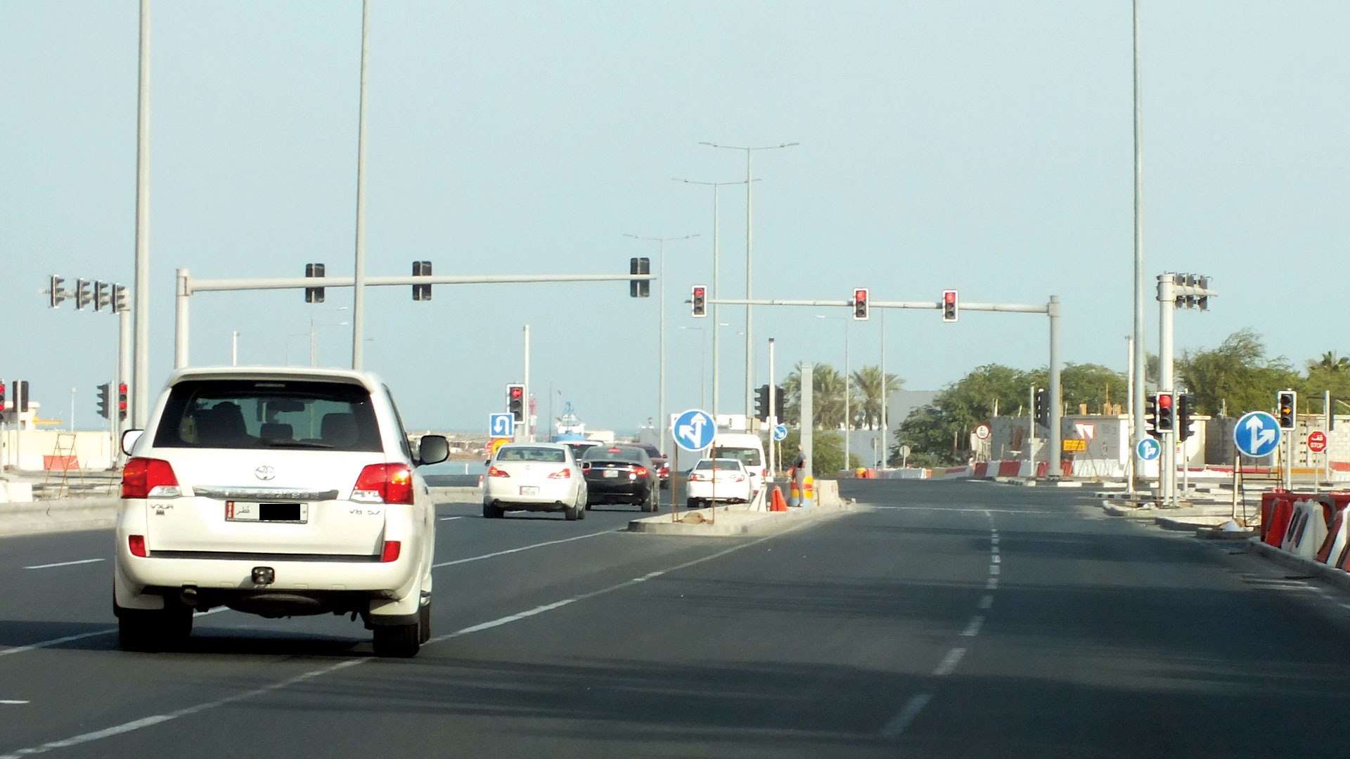 Traffic Barriers are required on Al-Jabal St in Al-Wakrah