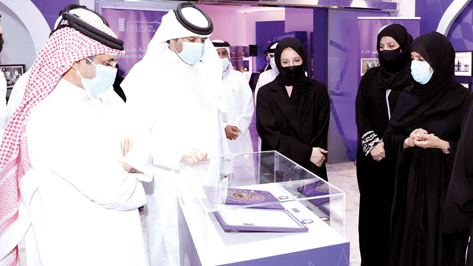 Education Minister Opens Documentary Exhibition on 'Scientific Excellence Award 2020