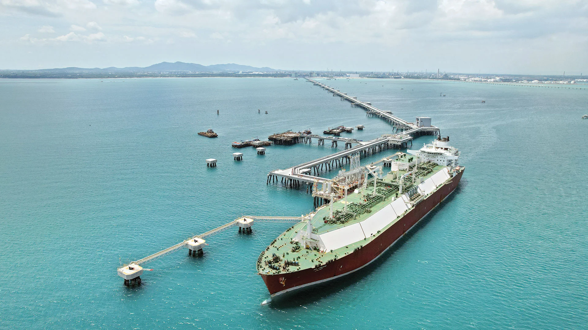 Qatargas supplies operational cargo to Thailand